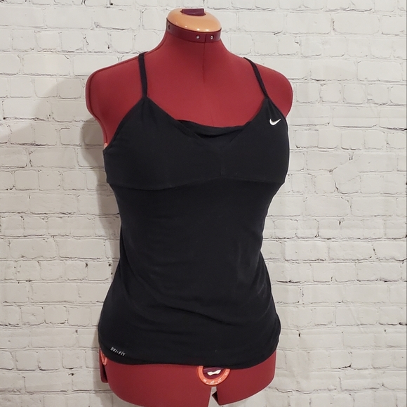 *Free add-on with purchase* Nike active black tank-top - Picture 5 of 9